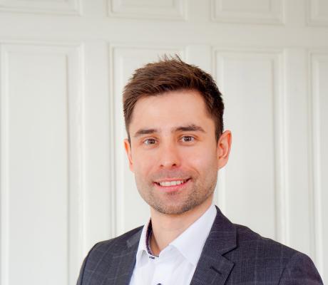 Gergely Ivanyi headshot 2025